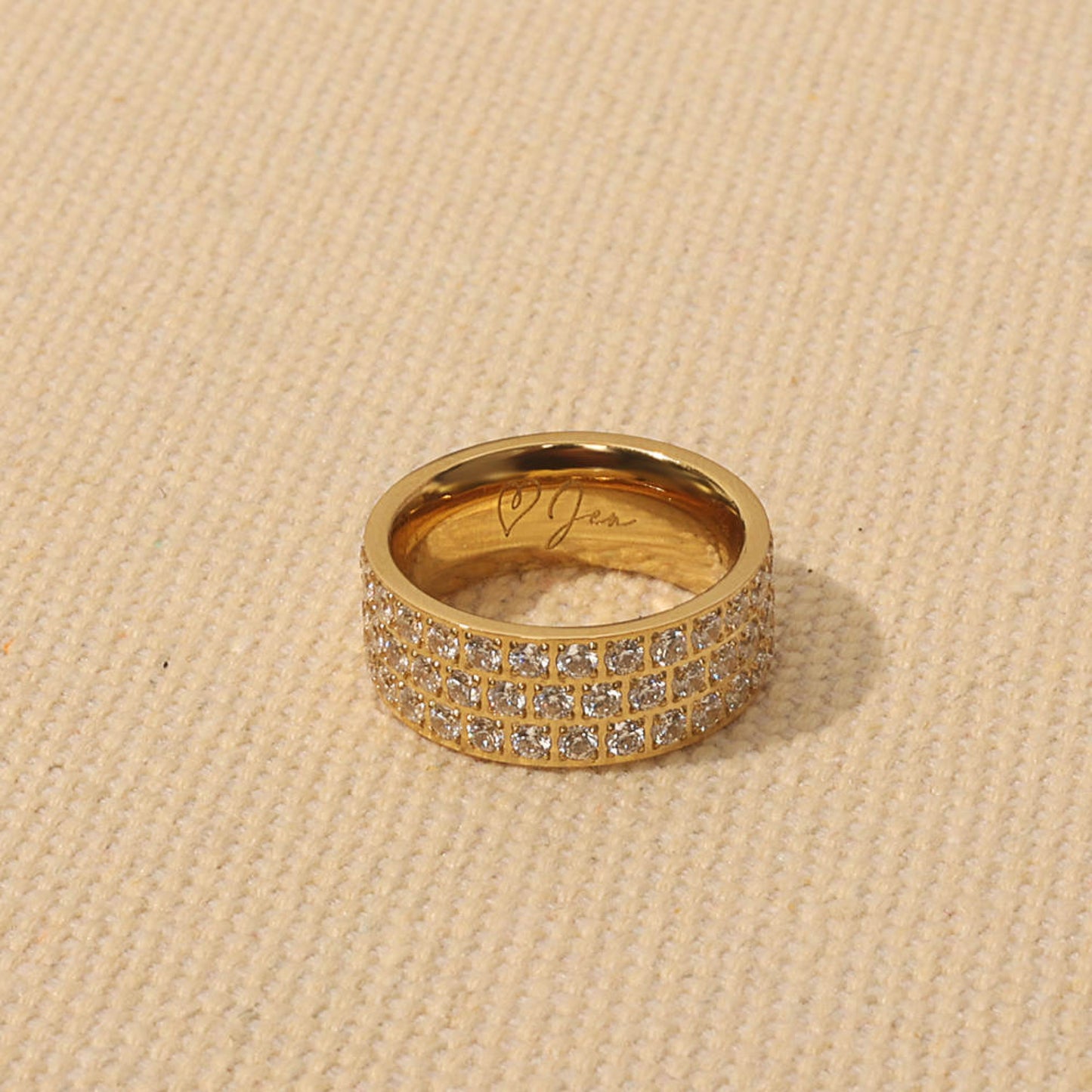 ARIYA WIDE DIAMOND RING