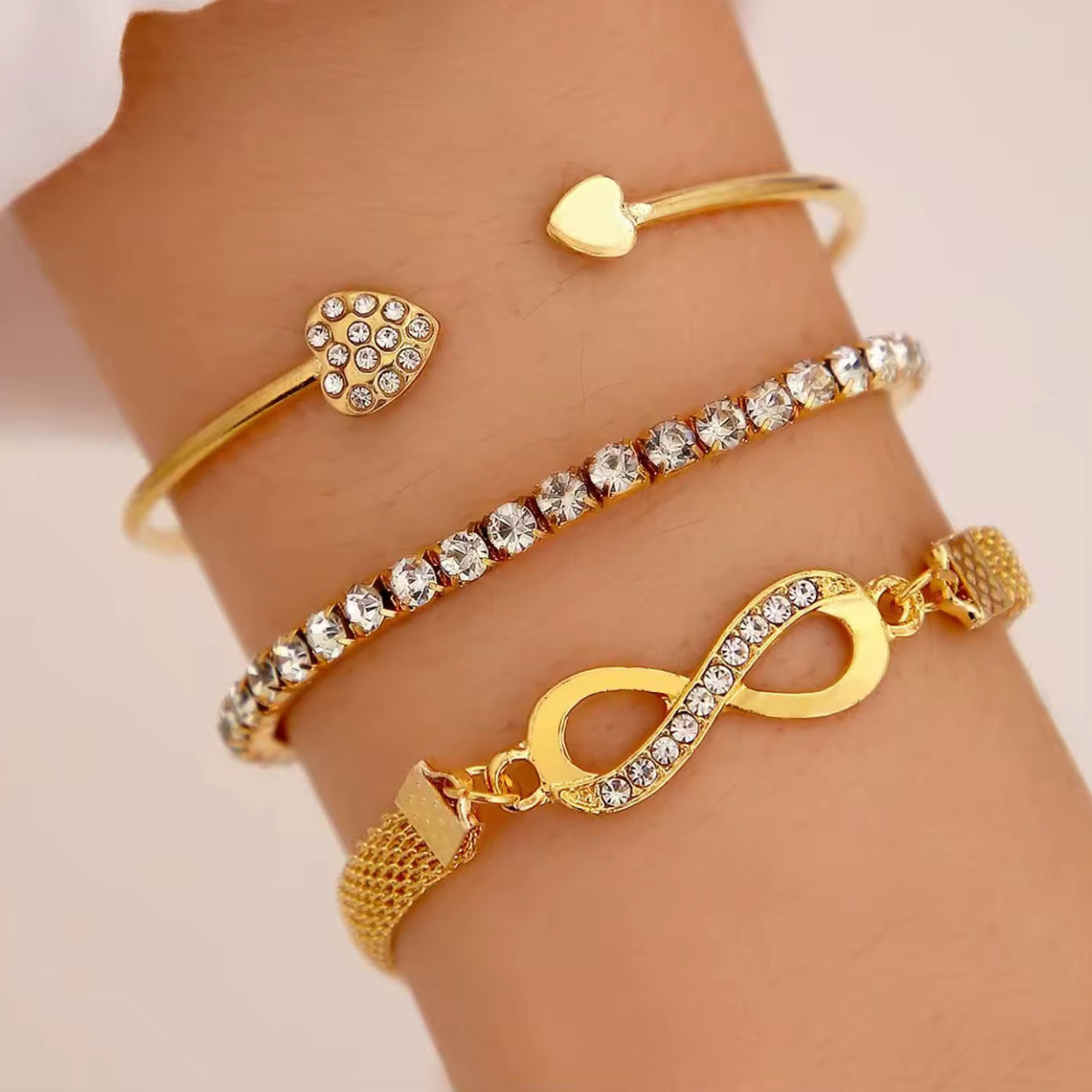 DOUBLE HEART BANGLE