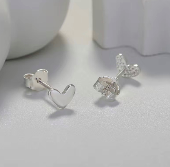 MINI SOLID GOLD LOVE HEART STUDS