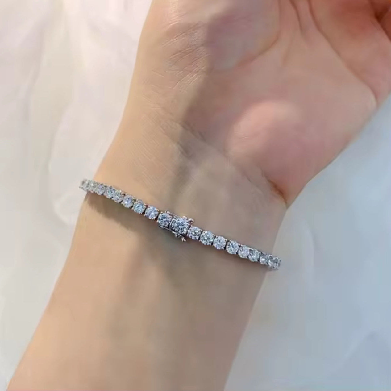 STARLETTE DIAMOND BRACELET