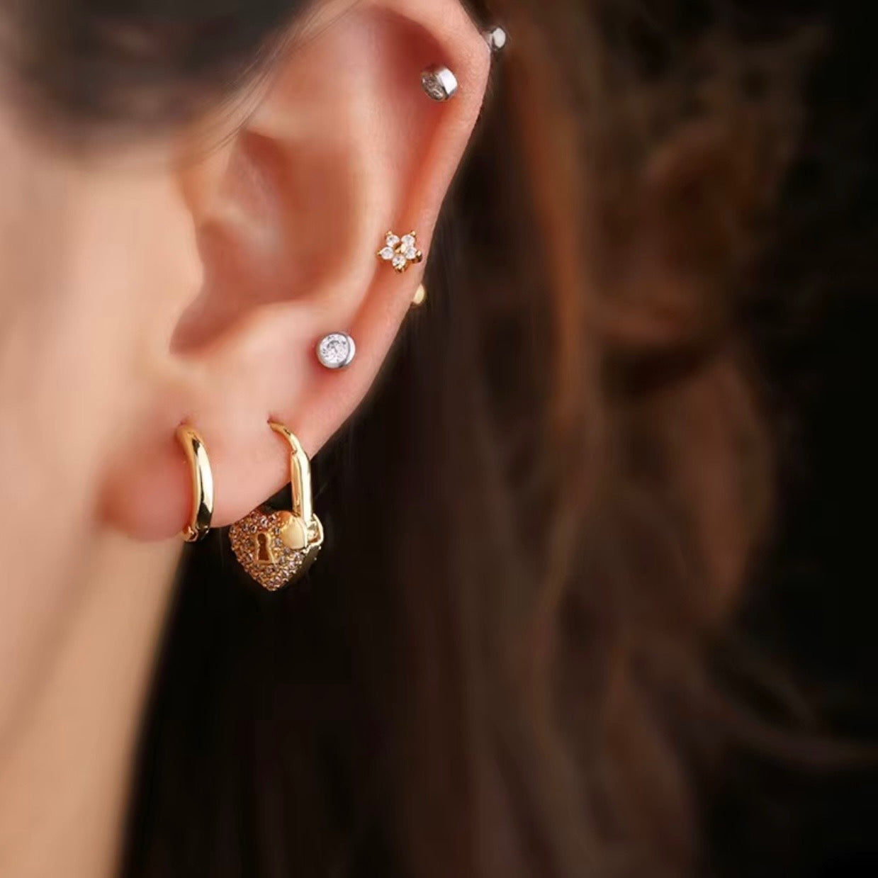 PAVE HEART LOCK HUGGIE