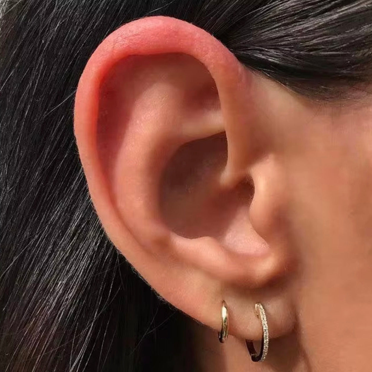 HAYLEY SOLID GOLD HUGGIES